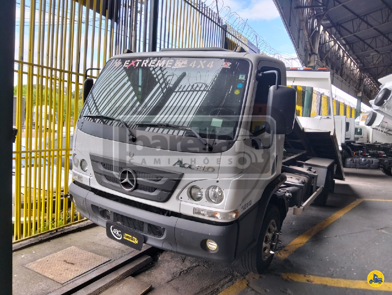 CAMINHAO MERCEDES-BENZ MB 1016 Plataforma Guincho 3/4 4x2 Barella Caminhões OSASCO SÃO PAULO SP
